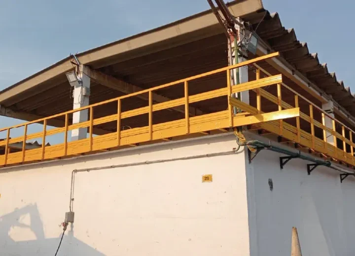 pasarela-industrial-elevada-barandas-prfv-horn